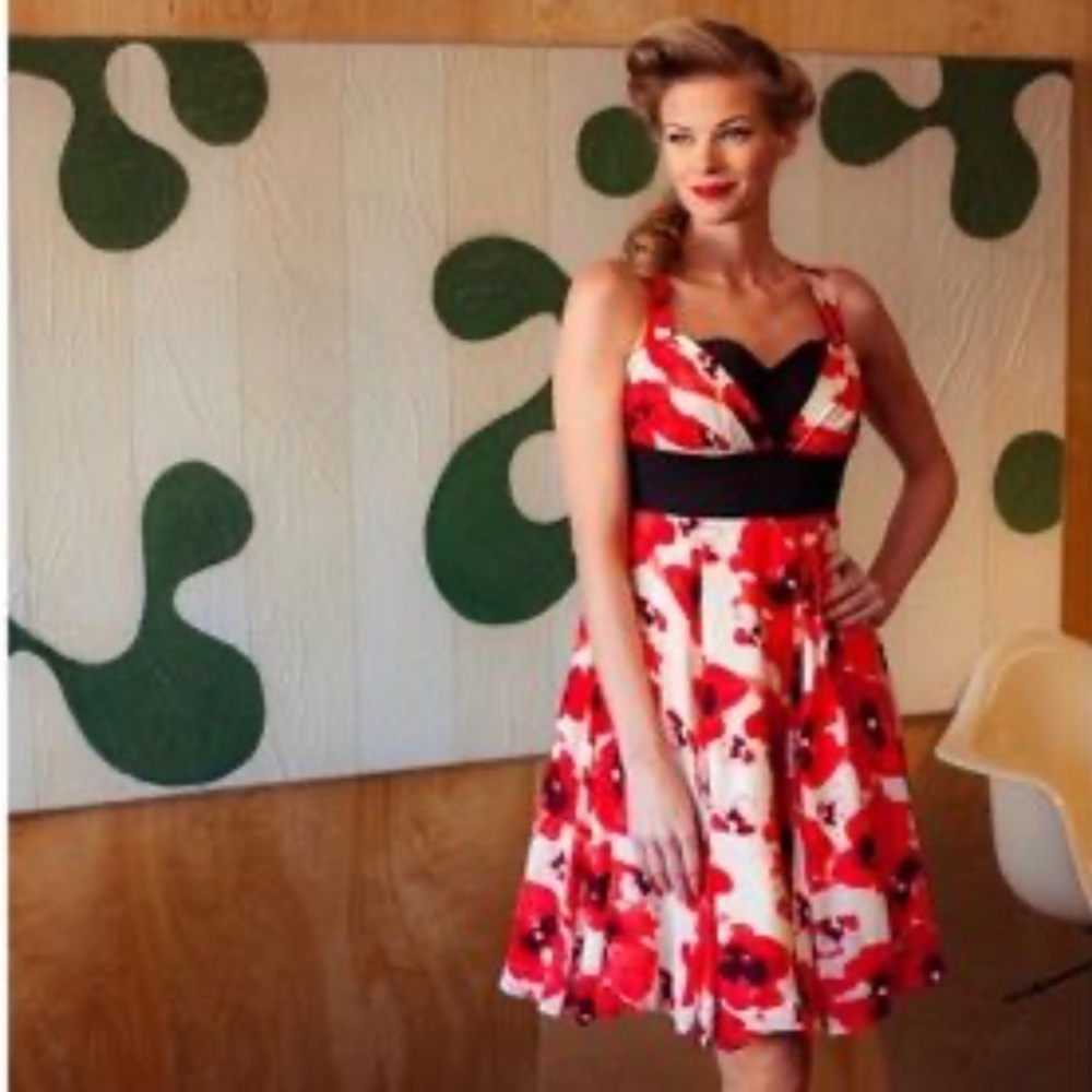 Cantata Backless Floral Dress in Red and Cream! Stunningly chic!